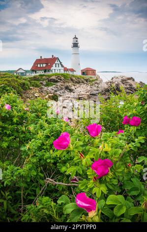 Bella giornata a Portland Head Light, Cape Elizabeth, Maine Foto Stock