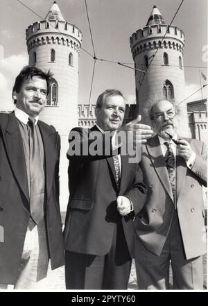 Il Ministro federale della costruzione Klaus Töpfer (m.), il Consigliere di città Detlef Kaminski e il Segretario di Stato per la costruzione Horst Gräf in un tour del centro di Potsdam. Foto: Joachim Liebe, 15.09.1997 [traduzione automatica] Foto Stock