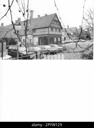 La Conferenza di Potsdam si è svolta nel 1945 a Palazzo Cecilienhof (nel nuovo Giardino). Negoziati per l'accordo di Potsdam. Tre-power conference.Always molti visitatori dalla Germania e all'estero nel memoriale.Photo:MAZ/Christel Köster, gennaio 1991. [traduzione automatica] Foto Stock