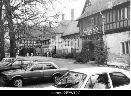 Nel 1945, la Conferenza di Potsdam si è svolta a Palazzo Cecilienhof (nel nuovo Giardino). Negoziati sull'accordo di Potsdam. Tre-potere conference.GDR. Il memoriale storico è una calamita per i visitatori di migliaia di ospiti dalla Germania e dall'estero.Foto: MAZ/Christel Köster, marzo 1990 [traduzione automatica] Foto Stock