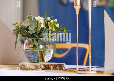 Un tavolo decorato per un banchetto Foto Stock