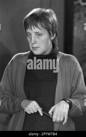 Germania, Bonn, 21.11.1991. Archivio: 30-14-15 incontro del Gabinetto federale Foto: Angela Merkel, Ministero federale della famiglia, anziani, donne e giovani. [traduzione automatica] Foto Stock