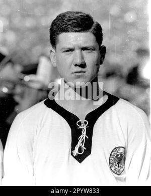 Svizzera - Germania 0:4 / 04.10.1959 a Berna / Horst Szymaniak (FRG) [traduzione automatica] Foto Stock