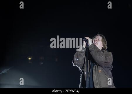 Lewis Capaldi esegue il pop and soul al CalCoast Credit Union Open Air Theatre di San Diego, California, il 4 maggio 2023. Il suo secondo album, Broken by Desire to be Heavenly sent, sarà pubblicato il 19 maggio. (Foto di Rishi Deka/Sipa USA) Foto Stock