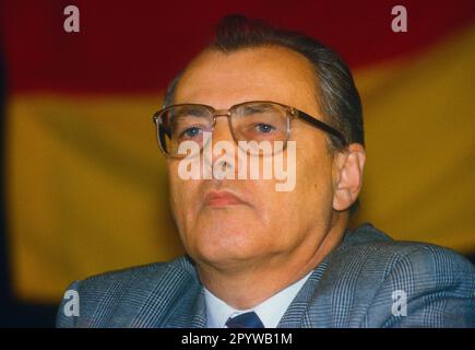 "Repubblica ceca, Janovice, 1994-11-08 esercizio militare ''Kouba-Chambra'' delle forze armate tedesche e ceche Foto: Dr. Vilem Holan, ministro della Difesa ceco [traduzione automatica]" Foto Stock