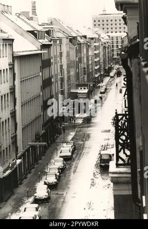 Divieto di guida durante la crisi energetica: Strada a Monaco. [traduzione automatica] Foto Stock