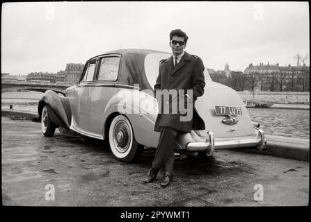 Francia. Parigi. Dicembre 1962. Il couturier tedesco Karl Lagerfeld nel suo tempo come direttore artistico della Casa di Jean Patou. P-GE-LAG-512 Copyright Notice: Max Scheler/SZ Photo. Foto Stock