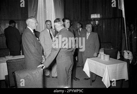 Incontro della Camera di Commercio americana (AHK) presso l'Hotel Kempinski di Berlino, ottobre 1955. Foto Stock