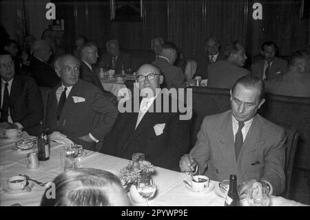 Incontro della Camera di Commercio americana (AHK) presso l'Hotel Kempinski di Berlino, ottobre 1955. Foto Stock