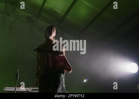 Roma, Italia. 04th maggio, 2023. Cosmo suona durante il concerto del Blitz Live Club Tour presso il Largo Venue Club di Roma, Italia, il 04 maggio 2023 Credit: Independent Photo Agency/Alamy Live News Foto Stock