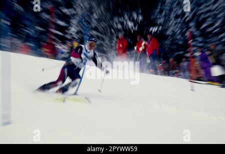 Coppa del mondo di sci alpino 1993/1994 Kitzbuehel Slalom 16.01.1994 partecipanti sulla pista di Ganslern FOTO: WEREK Pressebildagentur xxNOxMODELxREASExx [traduzione automatica]- AUSTRIA OUT Foto Stock
