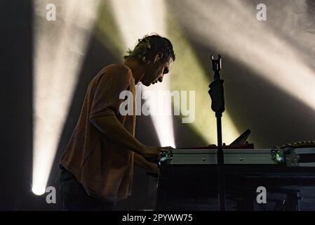 Roma, Italia. 04th maggio, 2023. Cosmo suona durante il concerto del Blitz Live Club Tour presso il Largo Venue Club di Roma, Italia, il 04 maggio 2023 Credit: Independent Photo Agency/Alamy Live News Foto Stock