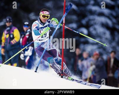 Coppa del mondo di sci alpino 1993/1994 Kitzbuehel Slalom 16.01.1994 Siegfried VOGLREITER (Austria) PHOTO: WEREK Press Picture Agency xxNOxMODELxREASExx [traduzione automatica]- AUSTRIA OUT Foto Stock