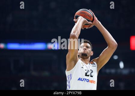 Belgrado, Serbia, 4 maggio 2023. Walter Tavares del Real Madrid effettua un tiro libero durante il gioco Play Off 4 - 2022/2023 Turkish Airlines Eurolega Match tra Partizan Mozzart Bet Belgrado e Real Madrid alla Stark Arena di Belgrado, Serbia. 4 maggio 2023. Credito: Nikola Krstic/Alamy Foto Stock