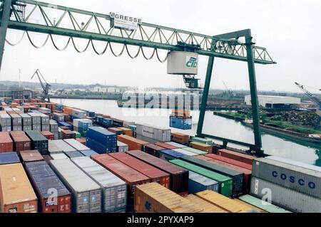 Data foto: 01.03.1997 Container Terminal Dortmund (CTD) nel porto di Dortmund. [traduzione automatica] Foto Stock
