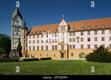 L'abbazia di Scheyern vicino a Pfaffenhofen an der ILM fu fondata da otto II, conte di Scheyern e sua moglie Haziga, che lasciarono il loro castello ancestrale ai Benedettini. (foto non ridata) Foto Stock