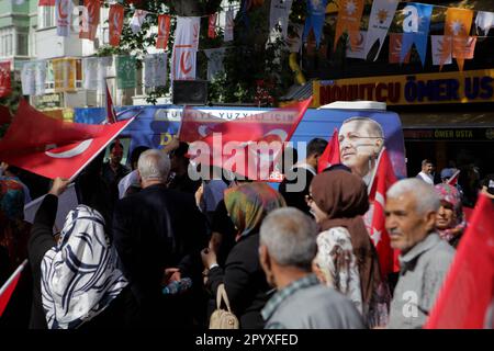 5 maggio 2023: Gaziantep, Turchia. 05 maggio 2023. In molte parti della città turca meridionale di Gaziantep si vedono canzoni e balli, striscioni politici e cartelloni pubblicitari. I partiti turchi proseguono i loro sforzi nella campagna elettorale in vista delle elezioni presidenziali e parlamentari del maggio 14 a Turkiye (Credit Image: © Zakariya Yahya/IMAGESLIVE via ZUMA Press Wire) SOLO PER USO EDITORIALE! Non per USO commerciale! Foto Stock