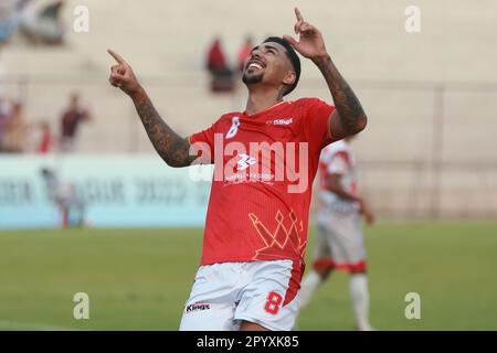 Bashundhara King il giocatore brasiliano Miguel Ferreira Damasceno (Red J-8) festeggia uno dei suoi due goaldurante la Bangladesh Premier League 2022-23 ma Foto Stock