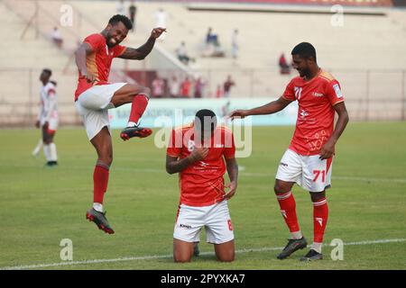 Bashundhara King il giocatore brasiliano Miguel Ferreira Damasceno (Red J-8) festeggia uno dei suoi due goaldurante la Bangladesh Premier League 2022-23 ma Foto Stock