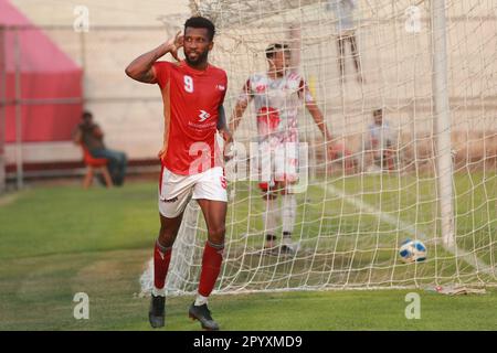 Bashundhara King il giocatore brasiliano Gomes Nascimento Dorielton (Red J-9) festeggia uno dei suoi due goaldurante il Bangladesh Premier League 2022-23 ma Foto Stock