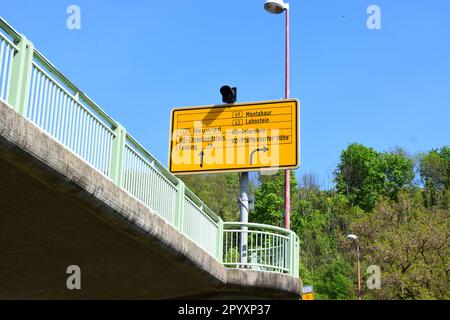 Cartello stradale Coblenza su un ponte Foto Stock