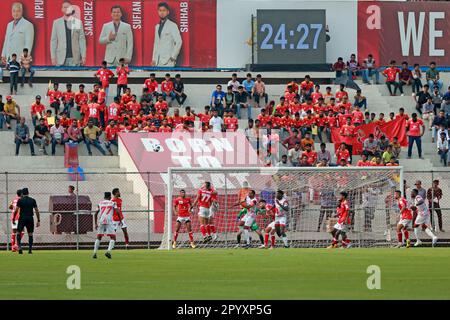 Bangladesh Premier League 2022-23 partita tra Bashundhra Kings e Bangladesh Muktijoddha SKC al Basundhara Sports Complex Football Ground di Dhaka, Foto Stock