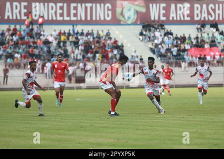 Bangladesh Premier League 2022-23 partita tra Bashundhra Kings e Bangladesh Muktijoddha SKC al Basundhara Sports Complex Football Ground di Dhaka, Foto Stock