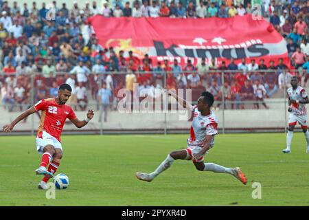 Bashundhara Kings, difensore di M.. Saad Uddin (Red J-22) Bangladesh Premier League 2022-23 partita tra Basundhra Kings e Bangladesh Muktijoddha SKC at Foto Stock