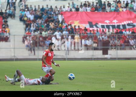 Bashundhara Kings, difensore di M.. Saad Uddin (Red J-22) Bangladesh Premier League 2022-23 partita tra Basundhra Kings e Bangladesh Muktijoddha SKC at Foto Stock