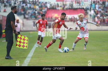 Bashundhara Kings, difensore di M.. Saad Uddin (Red J-22) Bangladesh Premier League 2022-23 partita tra Basundhra Kings e Bangladesh Muktijoddha SKC at Foto Stock