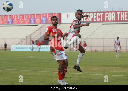 Bashundhara Kings, difensore di M.. Saad Uddin (Red J-22) Bangladesh Premier League 2022-23 partita tra Basundhra Kings e Bangladesh Muktijoddha SKC at Foto Stock