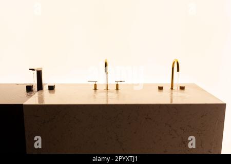 Milano, Italia - 21 maggio 2023: Installazione della Salute attraverso l'acqua di Grohe Spa, nel cortile della Pinacoteca di Brera, Salone del Mobile Foto Stock