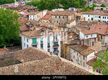 Una vista sui tetti del centro di Avignone. Avignone, Francia Foto Stock