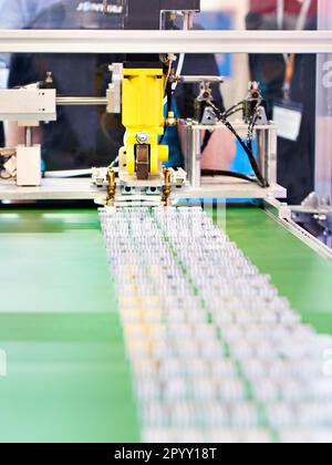 Trasportatore di fabbrica per manipolatori automatici di robot Foto Stock