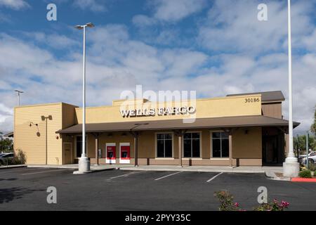 Menifee, CA, USA - 3 maggio 2023: Di fronte alla filiale Wells Fargo Foto Stock