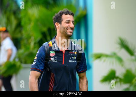 5th maggio 2023: Miami International Autodrome, Miami Gardens, Florida, USA: Formula 1 Crypto.com Miami Grand Prix 2023: Giornata delle prove libere: Daniel Ricciardo sorride mentre arriva al Paddock. Foto Stock