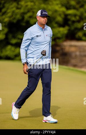 Charlotte, North Carolina, Stati Uniti. 5th maggio, 2023. Stewart Cink sul green 7th durante il secondo round del campionato Wells Fargo 2023 al Quail Hollow Club di Charlotte, NC. (Scott Kinser/Cal Sport Media)(immagine di credito: © Scott Kinser/Cal Sport Media). Credit: csm/Alamy Live News Foto Stock