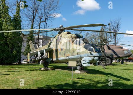 Elicottero sovietico dell'epoca della guerra fredda MI 24 D B. Foto Stock