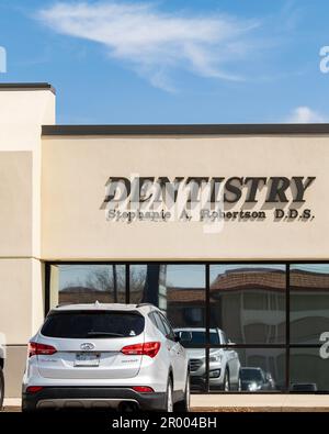 Facciata del negozio di Stephanie A. Robertsoon, DDS Dentistry Practice a Wichita, Kansas, USA. Foto Stock