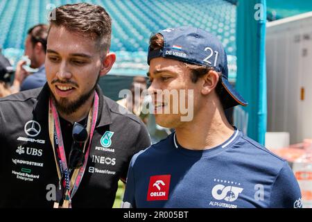 Miami Gardens, Florida, Stati Uniti. 5th maggio 2023. 21 Nyck De Vries (NED) Alpha Tauri. Practice and Paddock Life, F1° Gran Premio di Miami all'autodromo internazionale di Miami il 5 maggio 2023 a Miami Gardens, Florida, USA. Credit: Yaroslav Sabitov/YES Market Media/Alamy Live News. Foto Stock