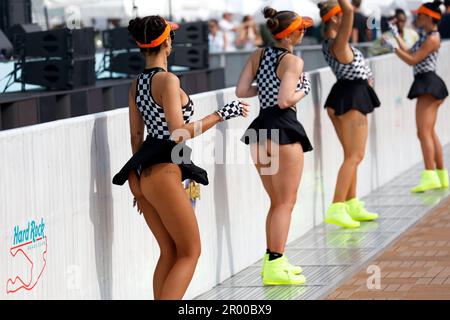 Miami Gardens, Etats Unis. 05th maggio, 2023. Cheerleaders in pista durante il Gran Premio di Formula 1 Crypto.com Miami 2023, 5th° round del Campionato del mondo di Formula uno 2023 dal 05 al 07 maggio 2023 sul Miami International Autodrome, a Miami Gardens, Florida, Stati Uniti d'America - Foto DPPI Credit: DPPI Media/Alamy Live News Foto Stock