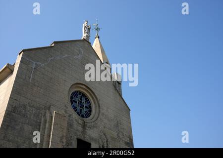 Statua sul tetto della Cappella di nostra Signora di Penha a Macao SAR, Cina Foto Stock