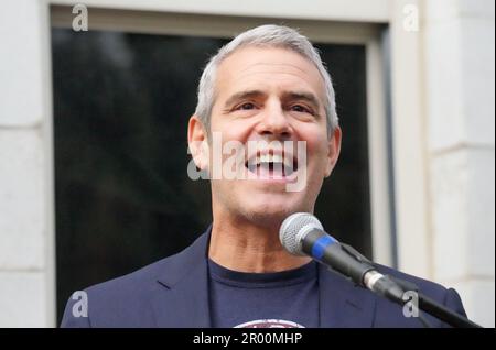 St Louis, Stati Uniti. 05th maggio, 2023. Entertainer St. Louisan Andy Cohen fa le sue osservazioni durante il suo St. Louis Walk of Fame cerimonia a St Louis il Venerdì 5 maggio 2023. Il St. Louis Walk of Fame è una vetrina per il patrimonio culturale di St Louis e per far progredire la conoscenza, la consapevolezza e l'apprezzamento di St I Louisiani e i loro successi. Foto di Bill Greenblatt/UPI Credit: UPI/Alamy Live News Foto Stock