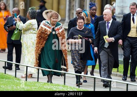 Gli ospiti arrivano prima della cerimonia di incoronazione di Re Carlo III e della Regina Camilla all'Abbazia di Westminster, Londra. Data immagine: Sabato 6 maggio 2023. Foto Stock