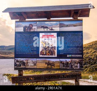 Segno posizione cult film spaghetti Western mi chiama Trinità plateau di campo imperatore - Abruzzo - Italia Foto Stock