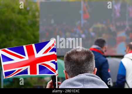 Ashford, Kent, Regno Unito. 06 maggio, 2023. La cerimonia di incoronazione per sua Maestà il Re Carlo III si terrà sabato 6 maggio 2023 presso l'Abbazia di Westminster. Qui ad Ashford la giornata sarà celebrata con un evento comunitario a Victoria Park, i residenti sono incoraggiati a camminare o andare in bicicletta a Victoria Park e portare un picnic dove possono incontrare altre famiglie e godersi una proiezione dal vivo della cerimonia di incoronazione a partire dalle 10am. Fotografo: Paul Lawrenson, Photo Credit: PAL News/Alamy Live News Foto Stock