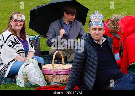 Ashford, Kent, Regno Unito. 06 maggio, 2023. La cerimonia di incoronazione per sua Maestà il Re Carlo III si terrà sabato 6 maggio 2023 presso l'Abbazia di Westminster. Qui ad Ashford la giornata sarà celebrata con un evento comunitario a Victoria Park, i residenti sono incoraggiati a camminare o andare in bicicletta a Victoria Park e portare un picnic dove possono incontrare altre famiglie e godersi una proiezione dal vivo della cerimonia di incoronazione a partire dalle 10am. Fotografo: Paul Lawrenson, Photo Credit: PAL News/Alamy Live News Foto Stock