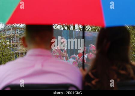 Ashford, Kent, Regno Unito. 06 maggio, 2023. La cerimonia di incoronazione per sua Maestà il Re Carlo III si terrà sabato 6 maggio 2023 presso l'Abbazia di Westminster. Qui ad Ashford la giornata sarà celebrata con un evento comunitario a Victoria Park, i residenti sono incoraggiati a camminare o andare in bicicletta a Victoria Park e portare un picnic dove possono incontrare altre famiglie e godersi una proiezione dal vivo della cerimonia di incoronazione a partire dalle 10am. Fotografo: Paul Lawrenson, Photo Credit: PAL News/Alamy Live News Foto Stock