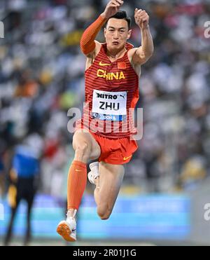 Doha, Qatar. 5th maggio, 2023. Zhu Yaming of China compete durante il Triple Jump maschile all'incontro di atletica della Diamond League 2023 allo stadio Suhaim bin Hamad di Doha, capitale del Qatar, il 5 maggio 2023. Credit: Nikku/Xinhua/Alamy Live News Foto Stock