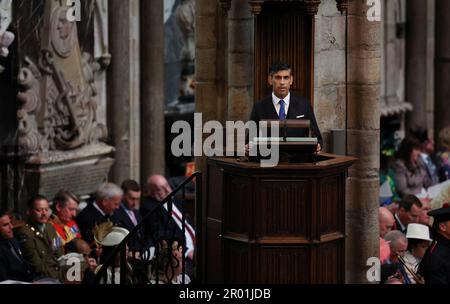 Il primo ministro Rishi Sunak parla durante l'incoronazione del re Carlo III e della regina Camilla all'Abbazia di Westminster, Londra. Data immagine: Sabato 6 maggio 2023. Foto Stock